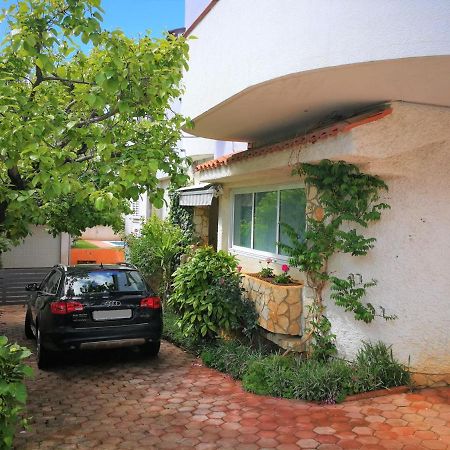 Apartments Bilic With Garden & Swimming Pool - 50M From The Beach Pjescana Uvala Eksteriør bilde