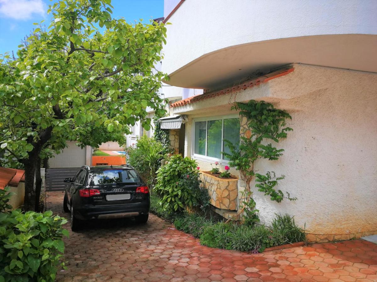Apartments Bilic With Garden & Swimming Pool - 50M From The Beach Pjescana Uvala Eksteriør bilde
