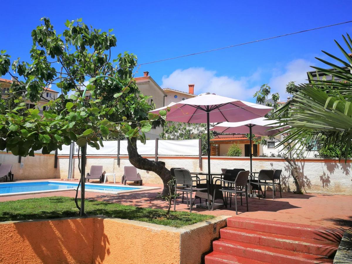 Apartments Bilic With Garden & Swimming Pool - 50M From The Beach Pjescana Uvala Eksteriør bilde