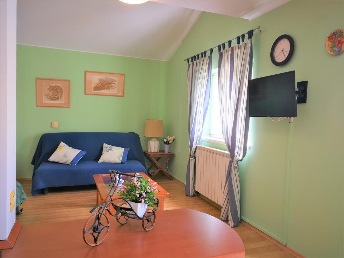 Apartments Bilic With Garden & Swimming Pool - 50M From The Beach Pjescana Uvala Eksteriør bilde