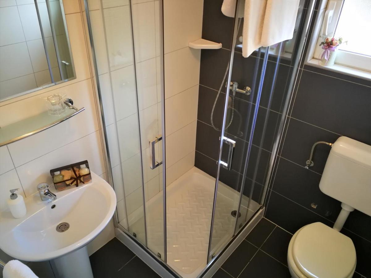 Apartments Bilic With Garden & Swimming Pool - 50M From The Beach Pjescana Uvala Eksteriør bilde