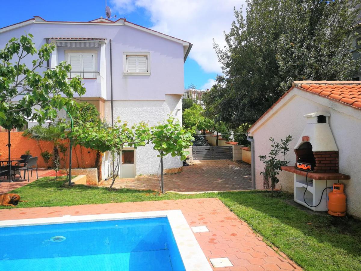 Apartments Bilic With Garden & Swimming Pool - 50M From The Beach Pjescana Uvala Eksteriør bilde