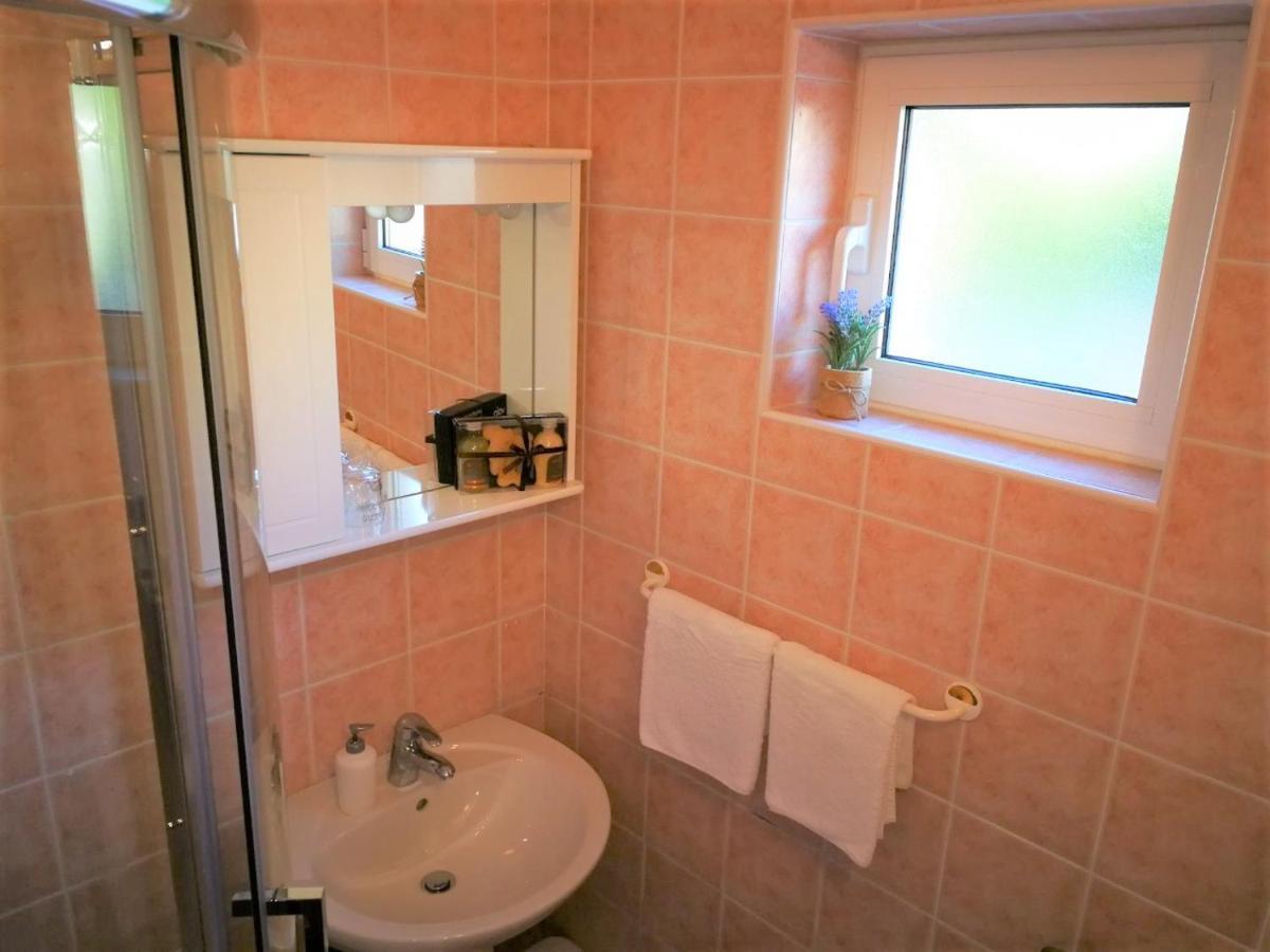 Apartments Bilic With Garden & Swimming Pool - 50M From The Beach Pjescana Uvala Eksteriør bilde