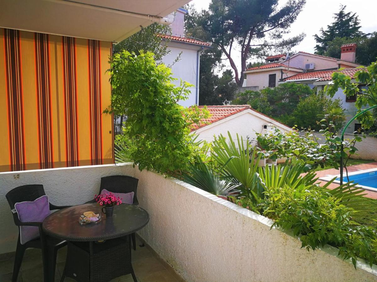 Apartments Bilic With Garden & Swimming Pool - 50M From The Beach Pjescana Uvala Eksteriør bilde