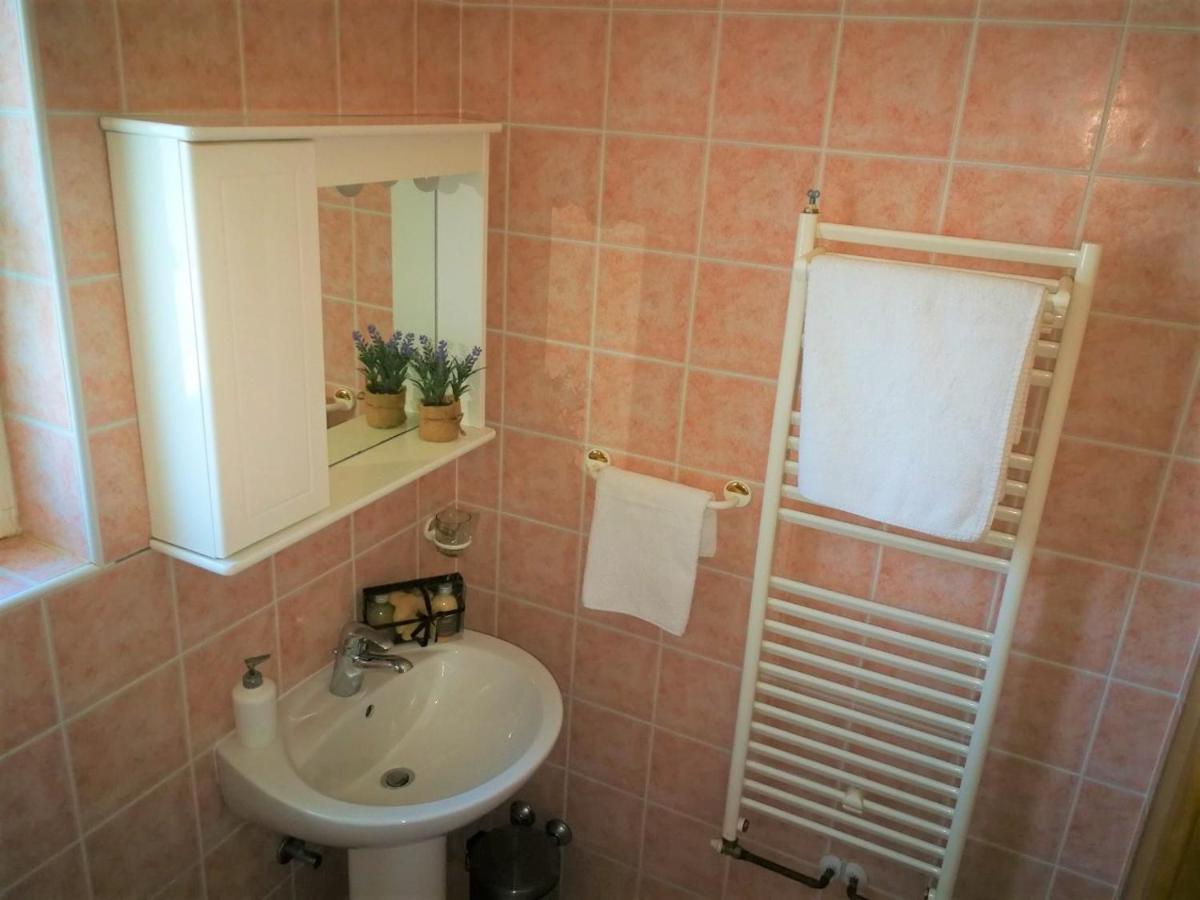 Apartments Bilic With Garden & Swimming Pool - 50M From The Beach Pjescana Uvala Eksteriør bilde
